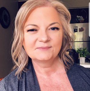 Meet your Posher, Pauline